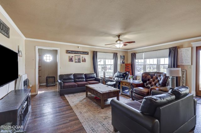 3617 SW Center Road, Columbus, KS 66725