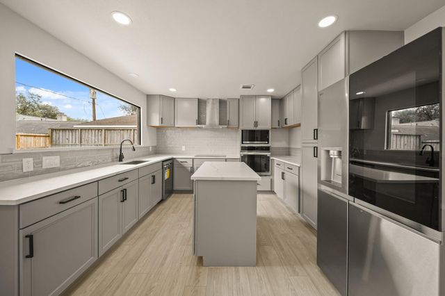 3010 Manila Lane, Houston, TX 77043