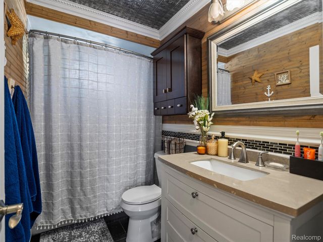 3557 Frankman Avenue, Waterford Charter Township, MI 48329