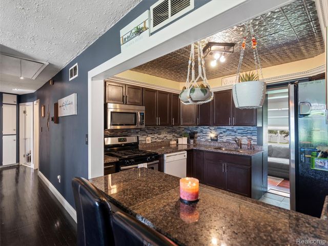 3557 Frankman Avenue, Waterford Charter Township, MI 48329