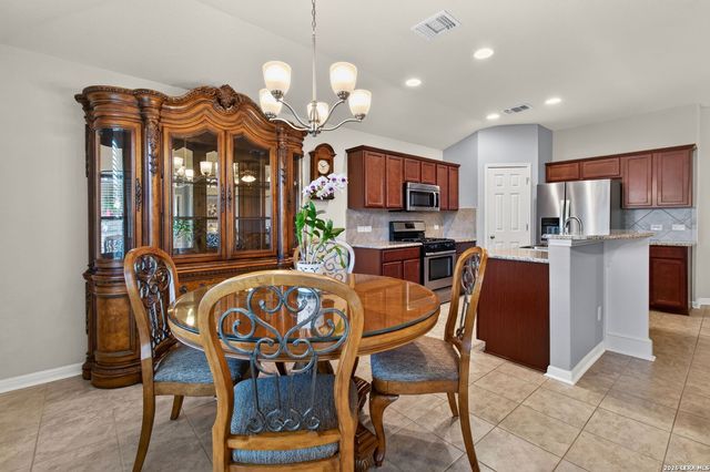 2609 LONESOME CREEK TRL, New Braunfels, TX 78130