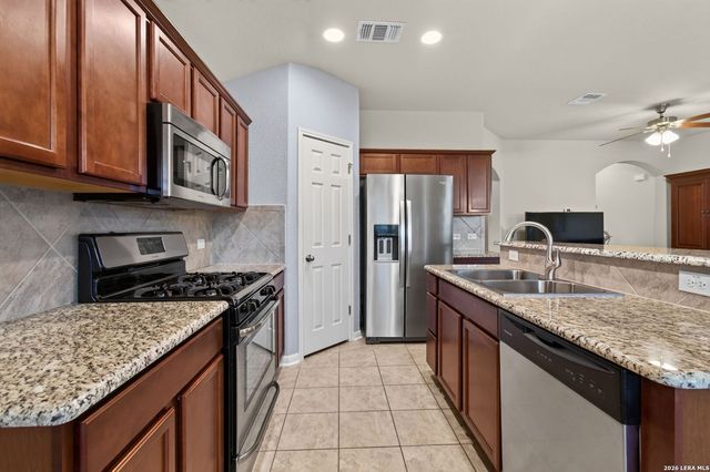 2609 LONESOME CREEK TRL, New Braunfels, TX 78130