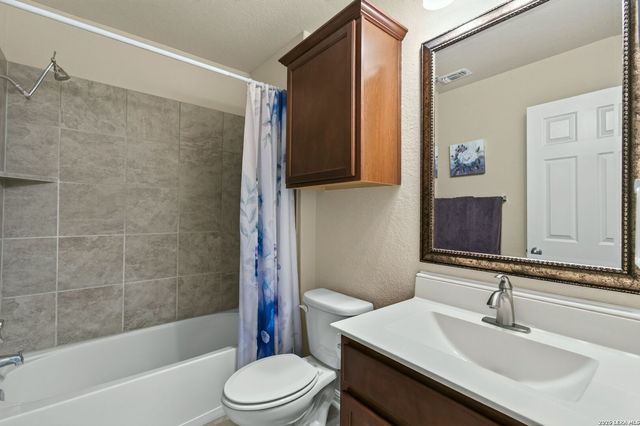 2609 LONESOME CREEK TRL, New Braunfels, TX 78130