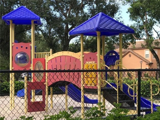 1489 BARCELONA WY 1489, Weston, FL 33327