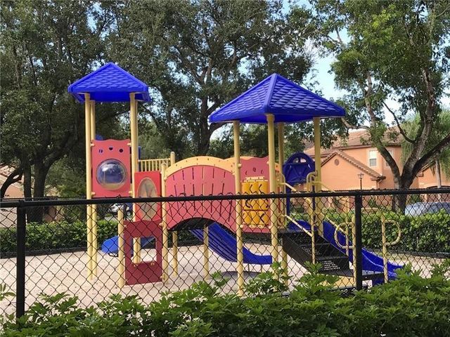 1489 BARCELONA WY 1489, Weston, FL 33327