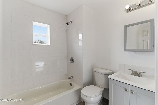 40 Twilight Avenue, Keansburg, NJ 07734