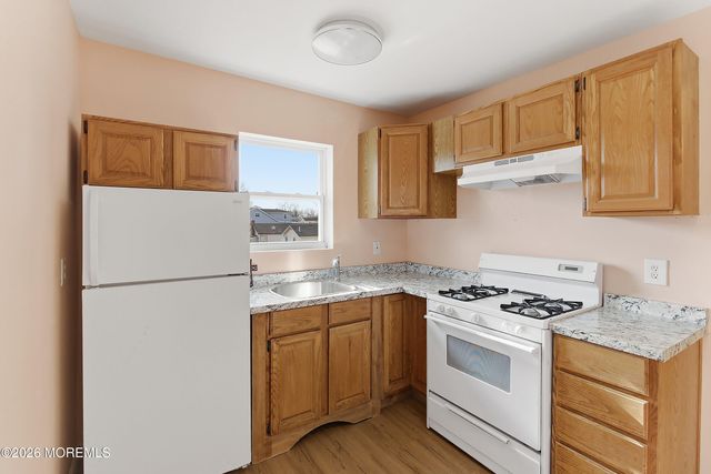 40 Twilight Avenue, Keansburg, NJ 07734