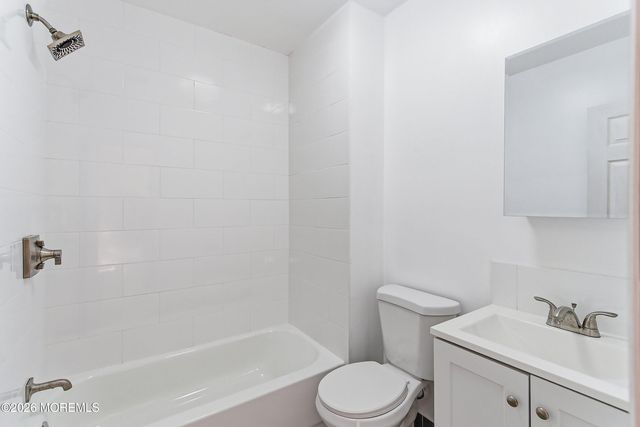 40 Twilight Avenue, Keansburg, NJ 07734