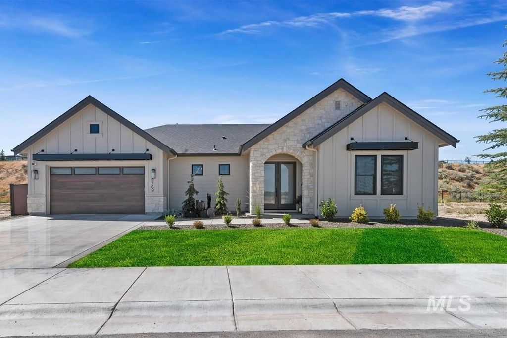 8269 W Show Horse Dr, Meridian, ID 83646
