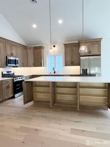 10 Johnson Avenue, Matawan, NJ 07747