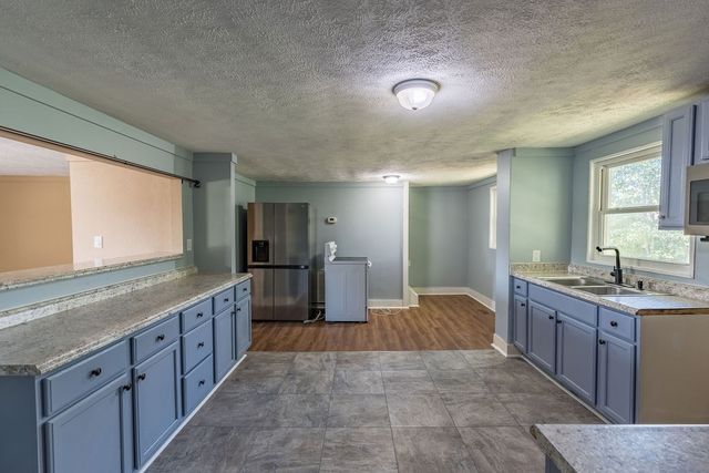 121 Highland School Rd, Hopkinsville, KY 42240