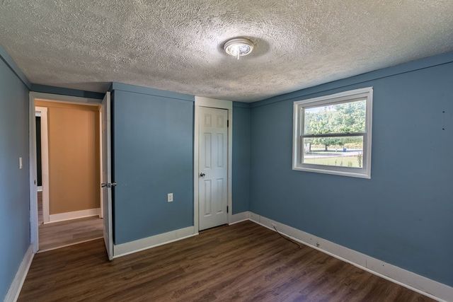 121 Highland School Rd, Hopkinsville, KY 42240