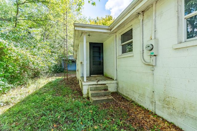 121 Highland School Rd, Hopkinsville, KY 42240