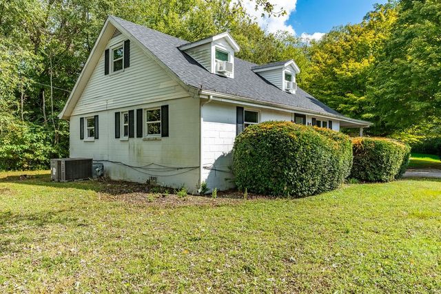 121 Highland School Rd, Hopkinsville, KY 42240