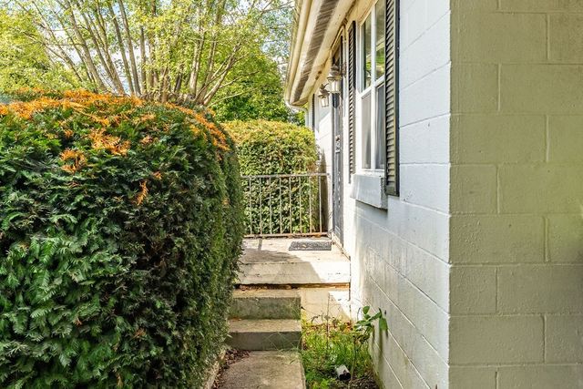 121 Highland School Rd, Hopkinsville, KY 42240