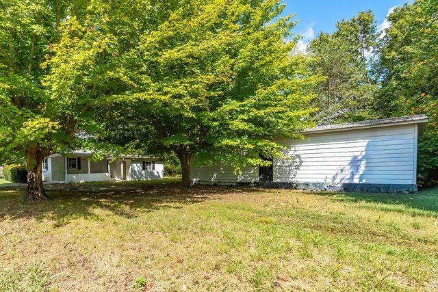 121 Highland School Rd, Hopkinsville, KY 42240