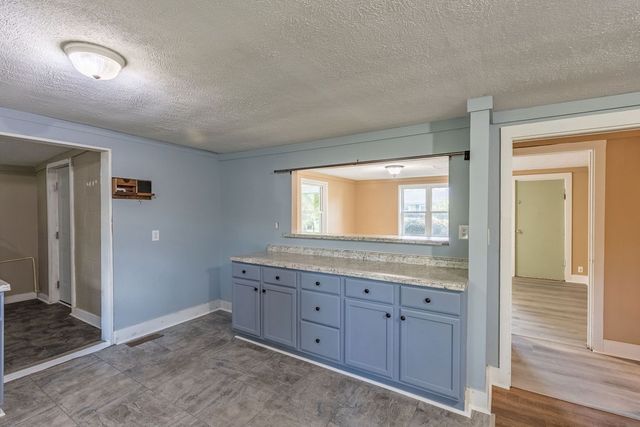 121 Highland School Rd, Hopkinsville, KY 42240