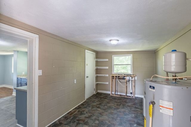 121 Highland School Rd, Hopkinsville, KY 42240