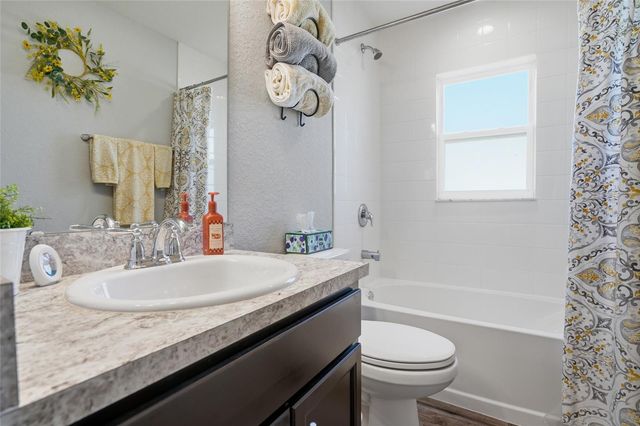 6872 GIDEON CIRCLE, Zephyrhills, FL 33541