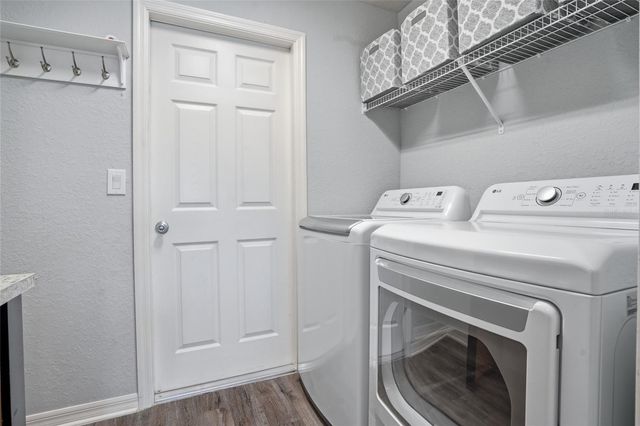 6872 GIDEON CIRCLE, Zephyrhills, FL 33541