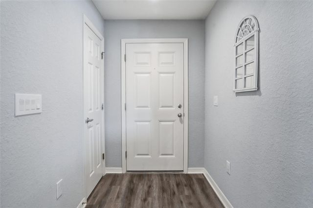 6872 GIDEON CIRCLE, Zephyrhills, FL 33541