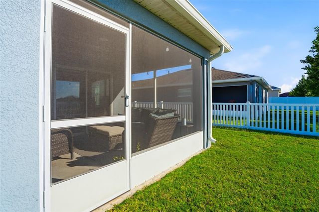 6872 GIDEON CIRCLE, Zephyrhills, FL 33541