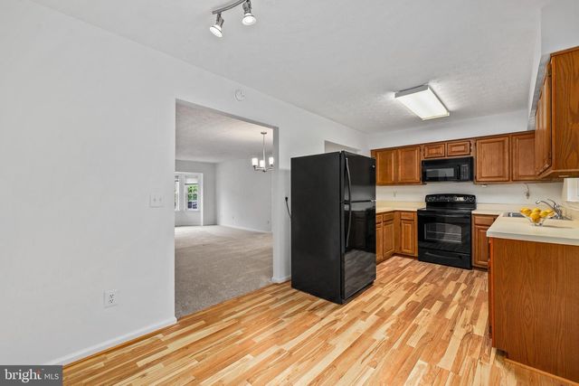 3740 BROOMSEDGE CT, Fairfax, VA 22033
