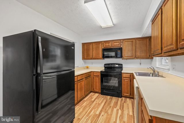 3740 BROOMSEDGE CT, Fairfax, VA 22033