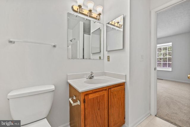 3740 BROOMSEDGE CT, Fairfax, VA 22033