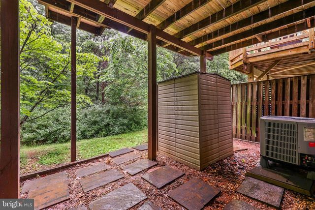 3740 BROOMSEDGE CT, Fairfax, VA 22033