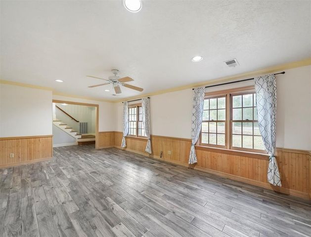 2111 Diane Street, Pinehurst, TX 77362