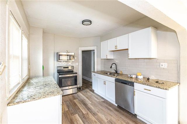 4003 Saint John Avenue, Kansas City, MO 64123