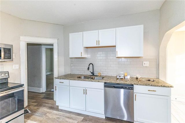 4003 Saint John Avenue, Kansas City, MO 64123