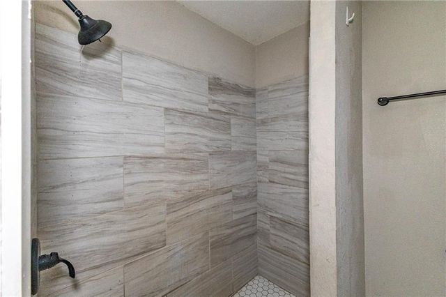 4003 Saint John Avenue, Kansas City, MO 64123