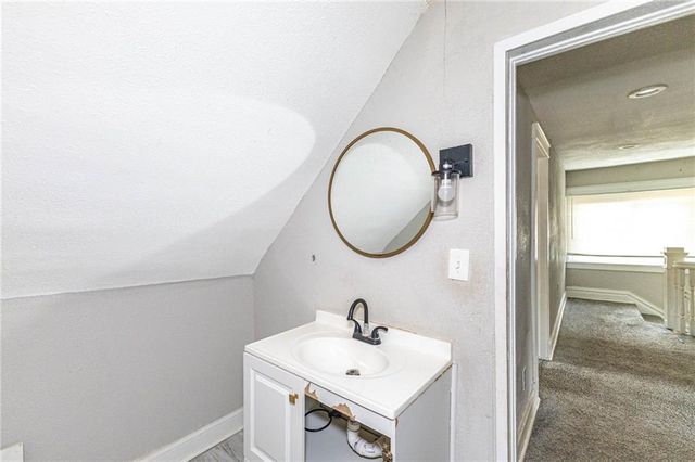 4003 Saint John Avenue, Kansas City, MO 64123