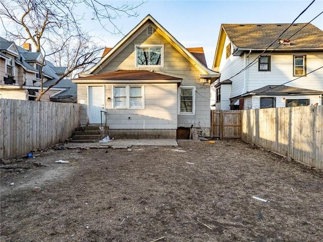 4003 Saint John Avenue, Kansas City, MO 64123