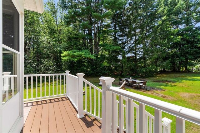 15 Weathervane Road, Billerica, MA 01821
