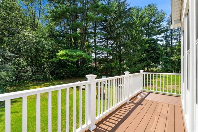 15 Weathervane Road, Billerica, MA 01821