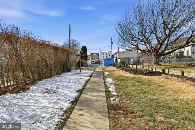 26 S EAST ST, Spring Grove, PA 17362