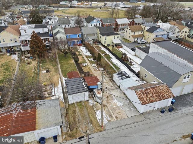 26 S EAST ST, Spring Grove, PA 17362