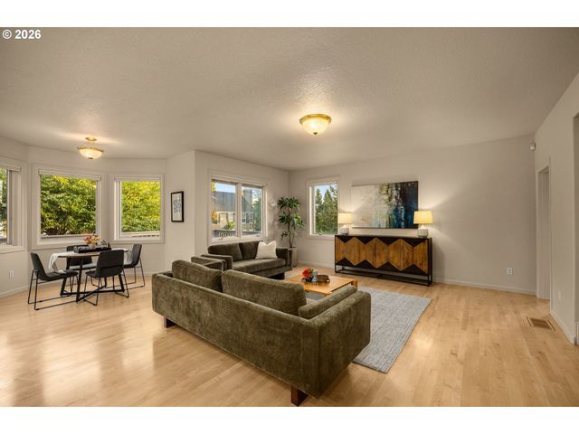 3319 Nw SPENCER St, Portland, OR 97229