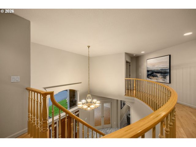 3319 Nw SPENCER St, Portland, OR 97229