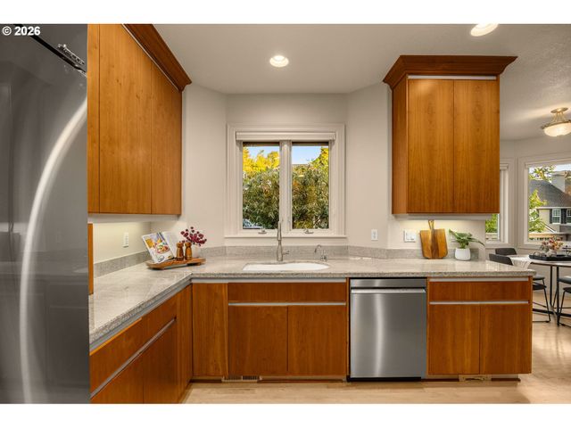 3319 Nw SPENCER St, Portland, OR 97229