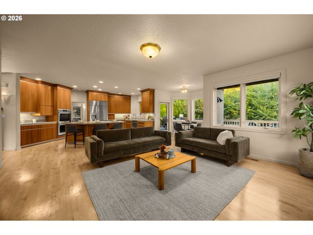 3319 Nw SPENCER St, Portland, OR 97229