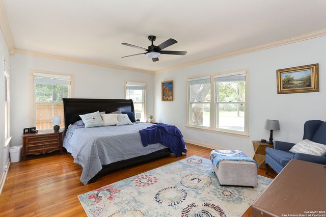 951 W Coll Street, New Braunfels, TX 78132