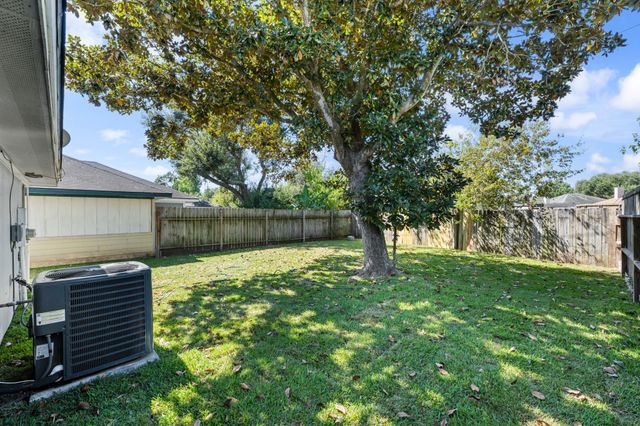 1816 Spruce Drive, Rosenberg, TX 77471