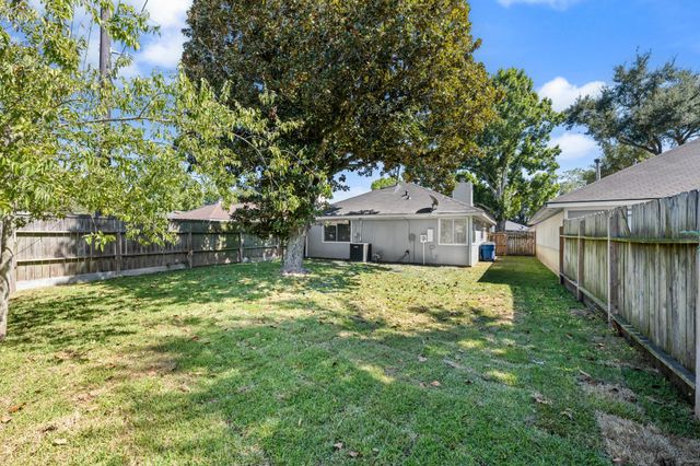 1816 Spruce Drive, Rosenberg, TX 77471