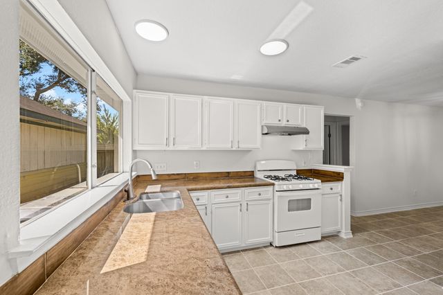 1816 Spruce Drive, Rosenberg, TX 77471