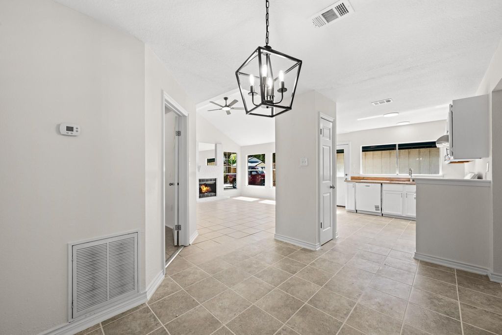 1816 Spruce Drive, Rosenberg, TX 77471