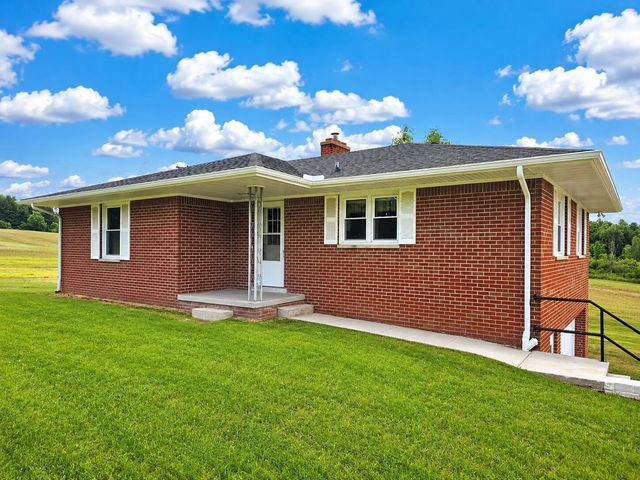 18100 English Road, Manchester, MI 48158